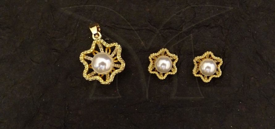 Cubic zirconium oxide Pendant Set