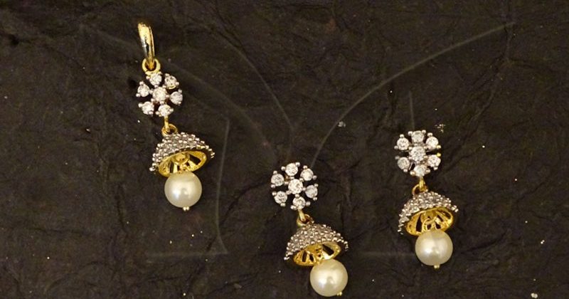 American Diamond Pendant Set